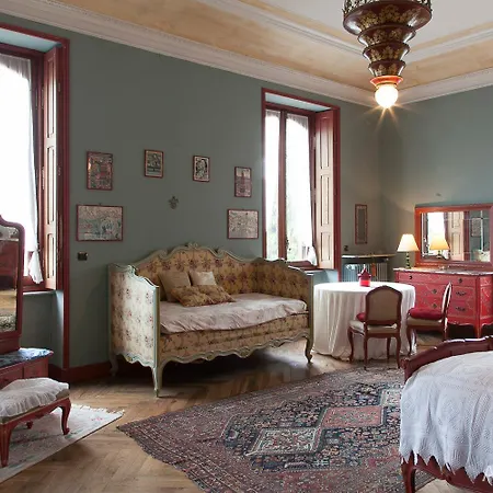 לינה וארוחת בוקר Cernigliaro Dimora Storica 4*